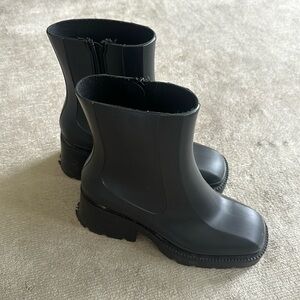 Black ankle rain boots (EUR 39/US 8.5)